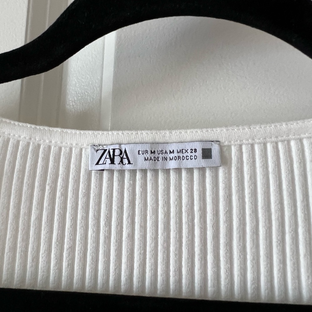 Zara - Picture 2 of 2
